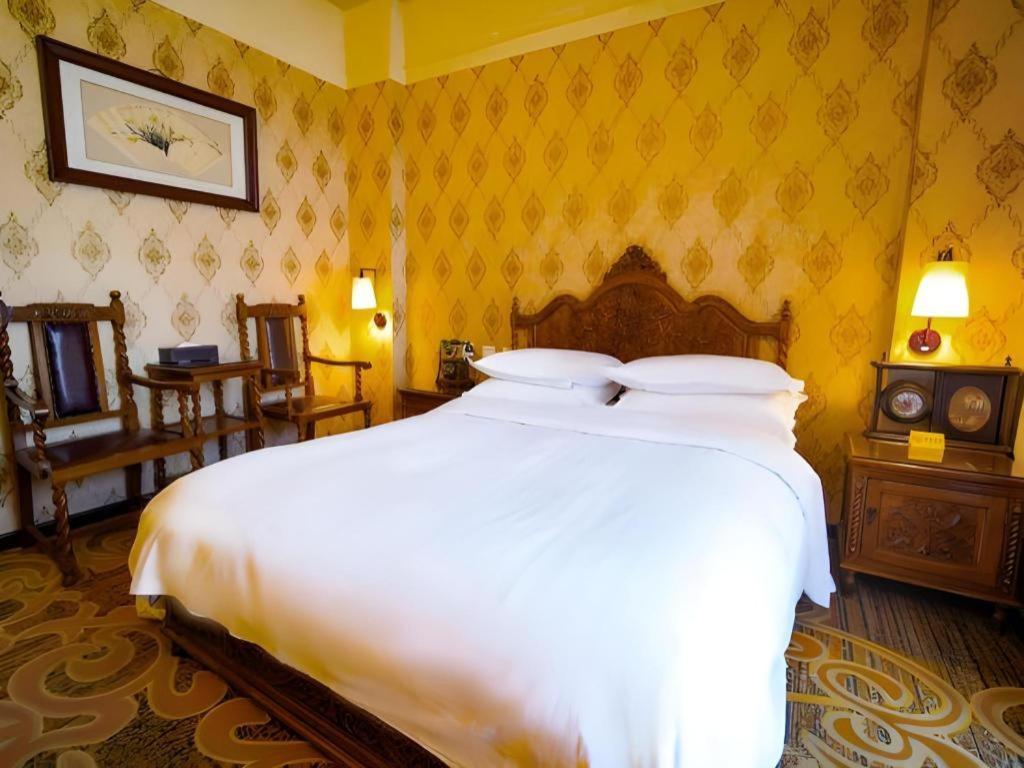 Dong Fang Hotel Пекін Екстер'єр фото